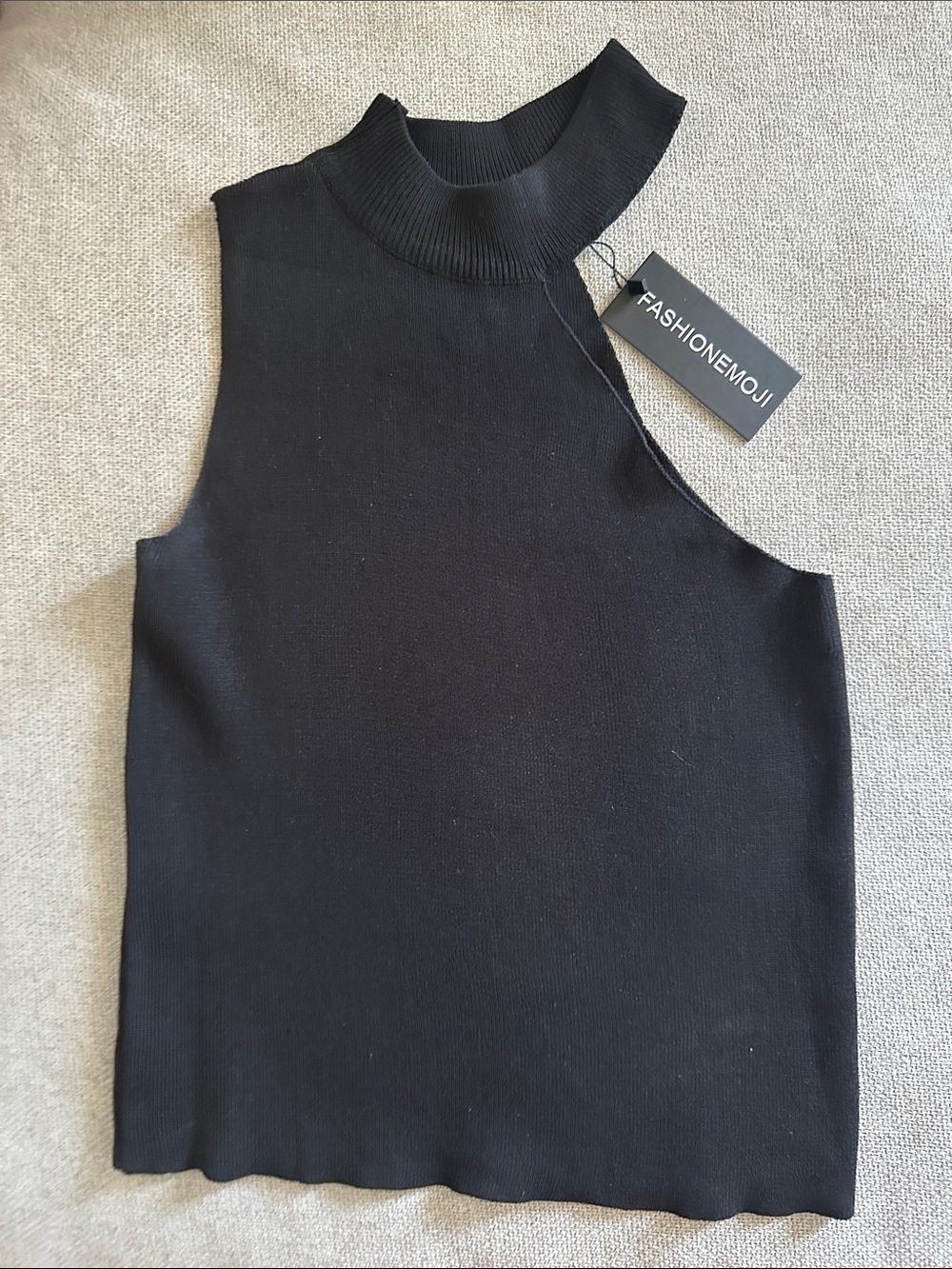 One-Shoulder Ribbed Stretch Black Tank Top - Picture 6 of 6